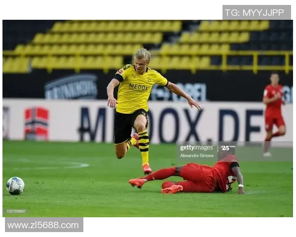 嗔至合与拜仁对决的精彩瞬间分析与战术解读 嗔至合与拜仁对决的精彩瞬间分析与战术解读