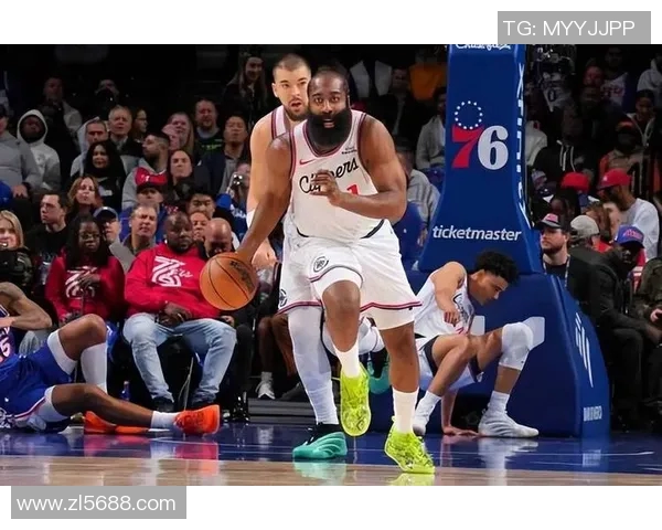 哈登与塔图姆的巅峰对决谁能在NBA赛场上笑到最后 哈登与塔图姆的巅峰对决谁能在NBA赛场上笑到最后